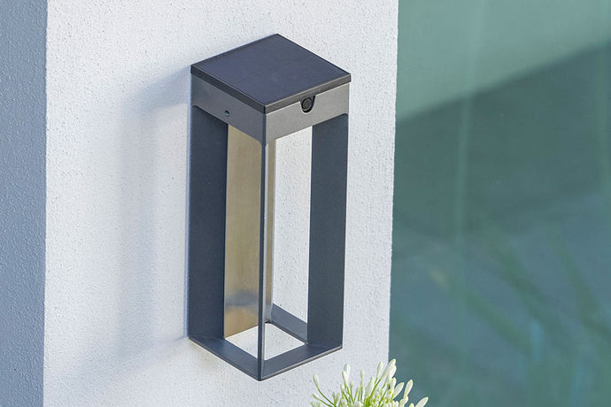 Les Jardins Faro Solar LED Wall Light