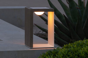 Les Jardins Rancho Outdoor Solar LED Lantern