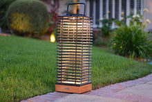 Les Jardins Tekura Outdoor Solar LED Lantern