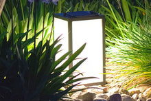 Les Jardin Tradition Outdoor Solar LED Lantern